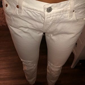 Levi white bf fit jeans